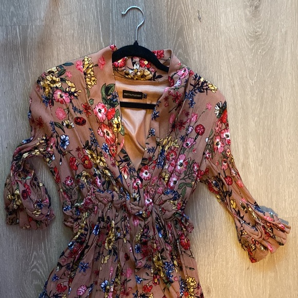 Pretty Little Thing Dark Nude Floral Frill Detail Pleated Skater Dress size US 4 - Picture 6 of 8